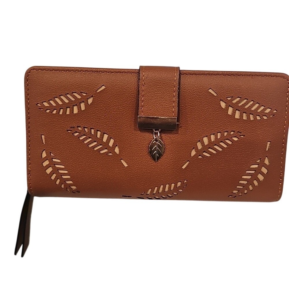 New Vagabond Goods Womens Boho Charm Brown Tan Wallet Leaf Filligree Design